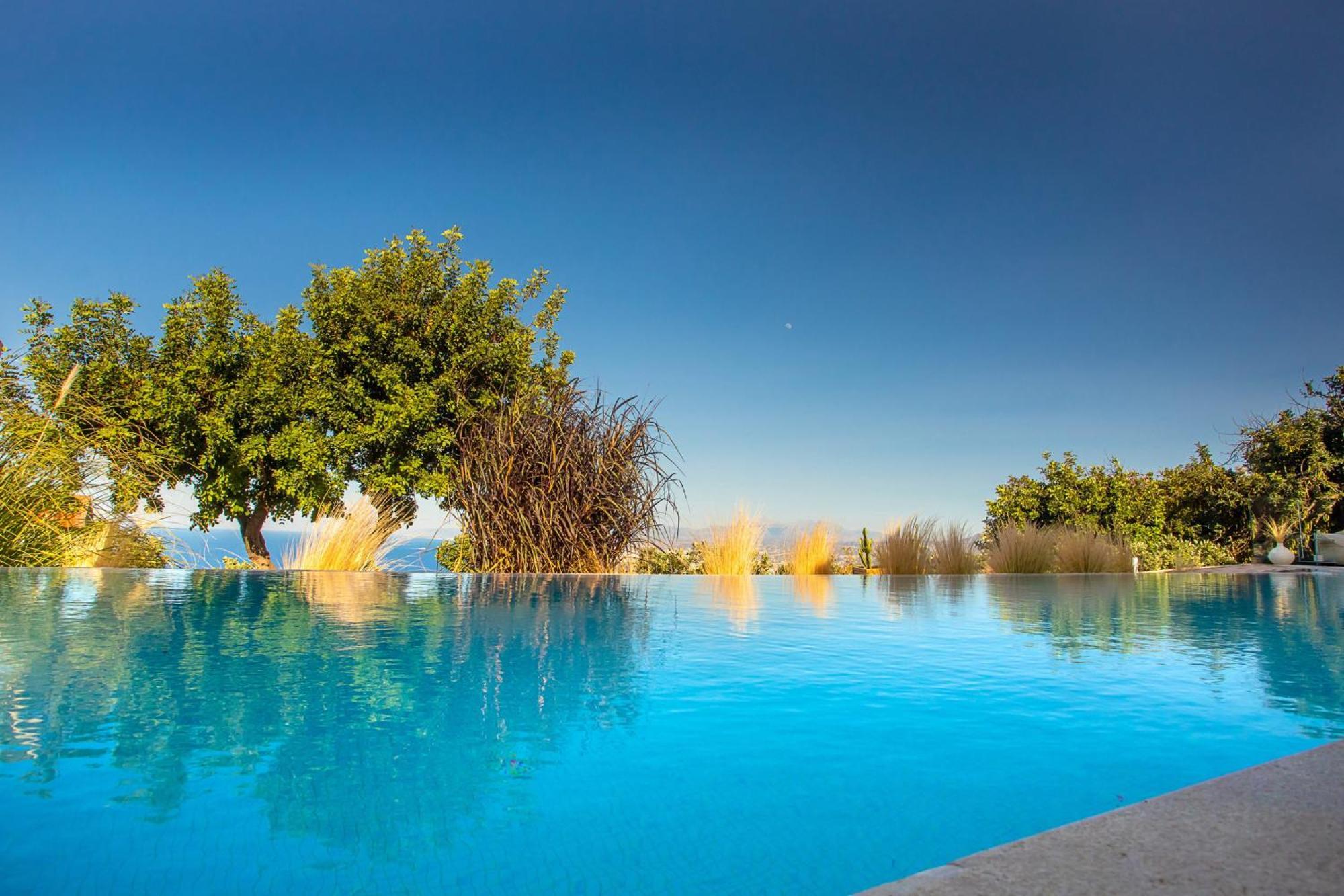 Plethora Luxury Suites Rodhiá Esterno foto